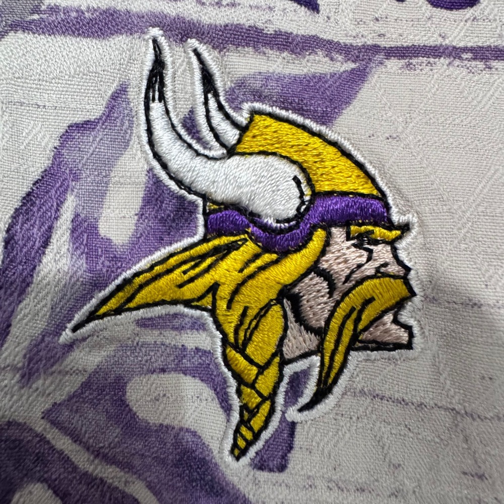 Tommy Bahama Minnesota Vikings NFL Tropical Print Shirt Mens XL Purple White - Picture 4 of 8